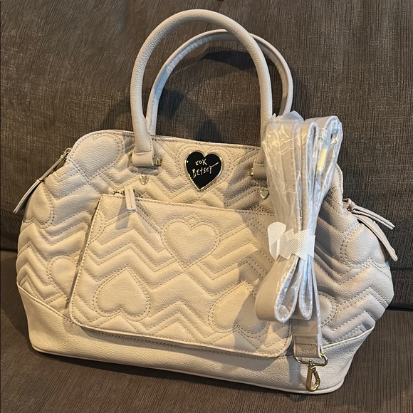 Betsey Johnson Handbags - BETSEY JOHNSON Be Mine white Quilted Heart Satchel Purse NWOT